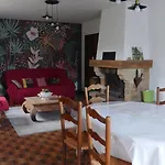 Casa de Férias Lacampagneenchantee Madeleine