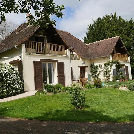 Holiday home Lacampagneenchantee