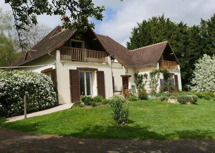 Holiday home Lacampagneenchantee